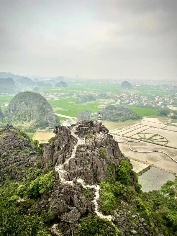 Cover image of Vietnam - in the footsteps of UNESCO heritage plan